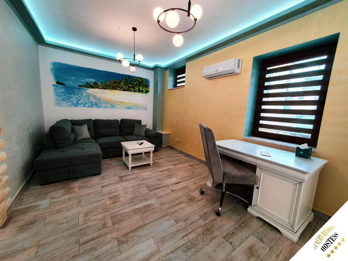 Luxury Hostess Apartment *