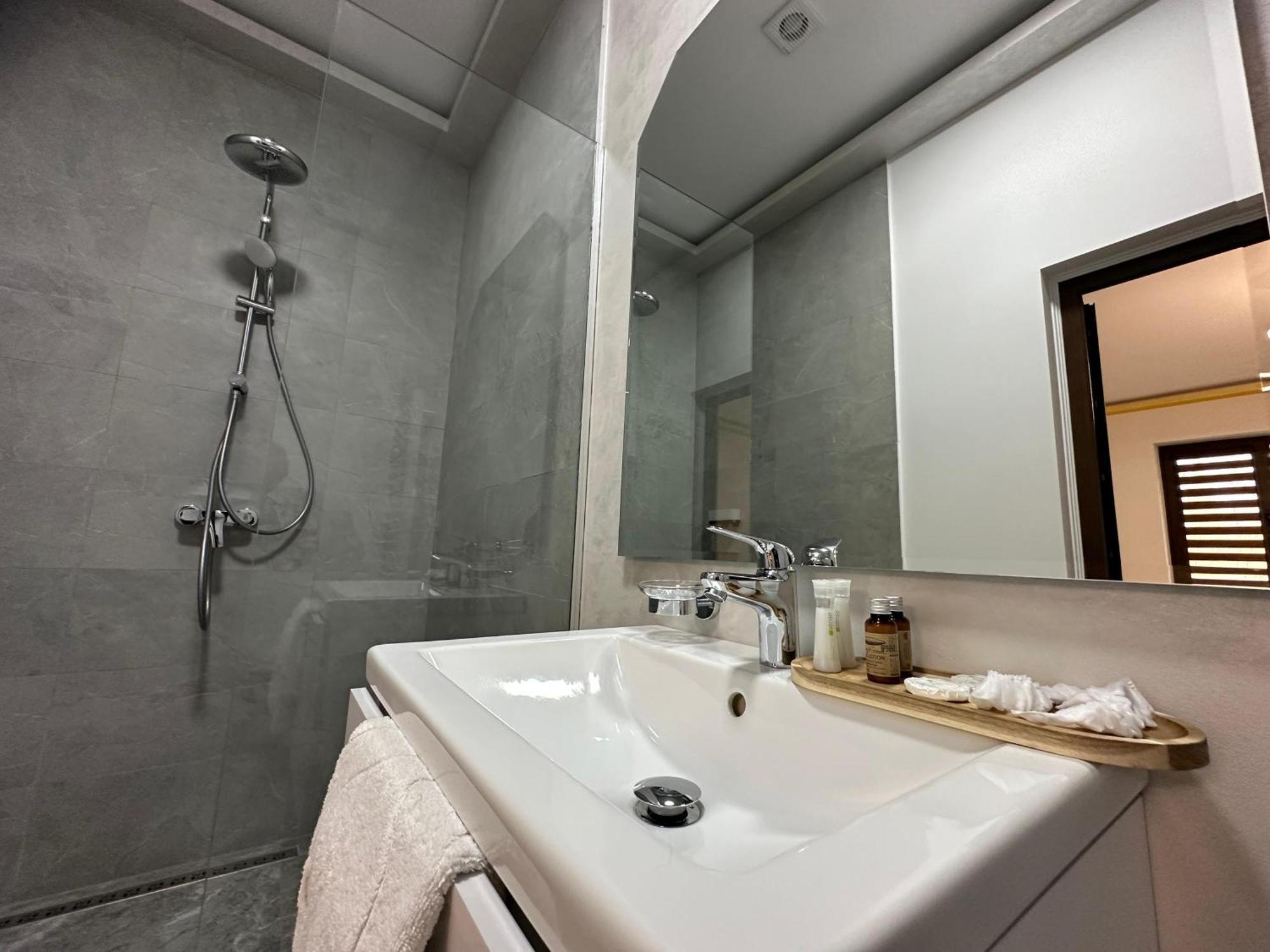 Luxury Hostess Apartment *